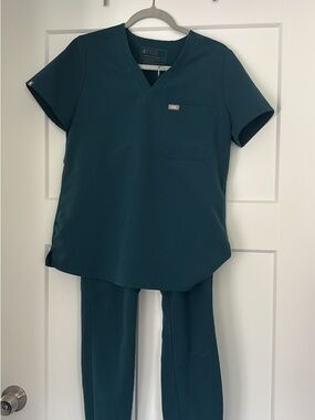 Figs Caribbean Blue scrub set